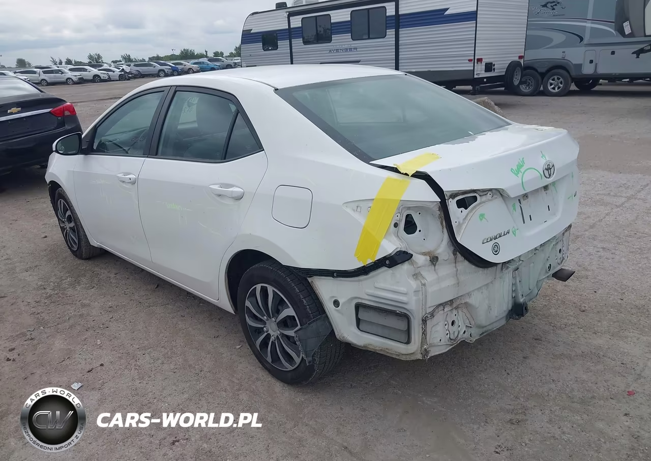 2015 Toyota Corolla Le VIN:5YFBURHE3FP265611 - 3