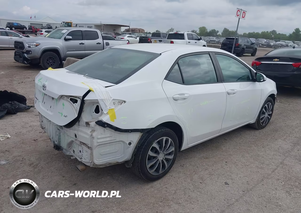 2015 Toyota Corolla Le VIN:5YFBURHE3FP265611 - 4