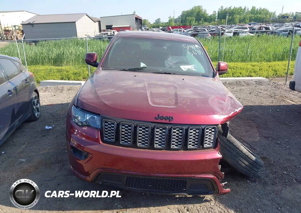 2018 Jeep Grand Cherokee Altitude 4X4 VIN:1C4RJFAG2JC195635 - 12