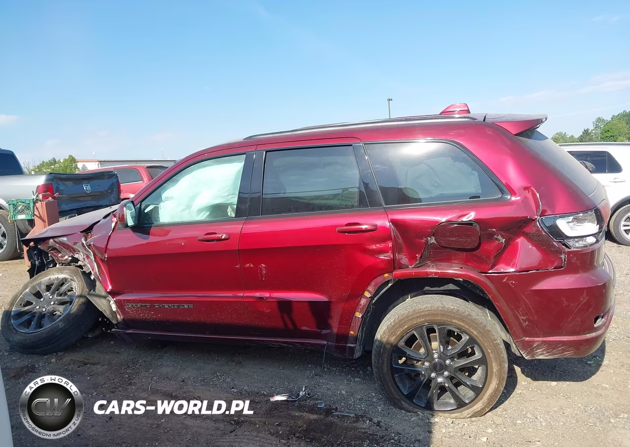 2018 Jeep Grand Cherokee Altitude 4X4 VIN:1C4RJFAG2JC195635 - 14
