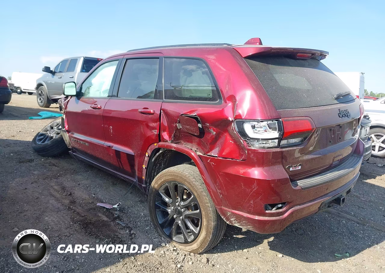 2018 Jeep Grand Cherokee Altitude 4X4 VIN:1C4RJFAG2JC195635 - 3