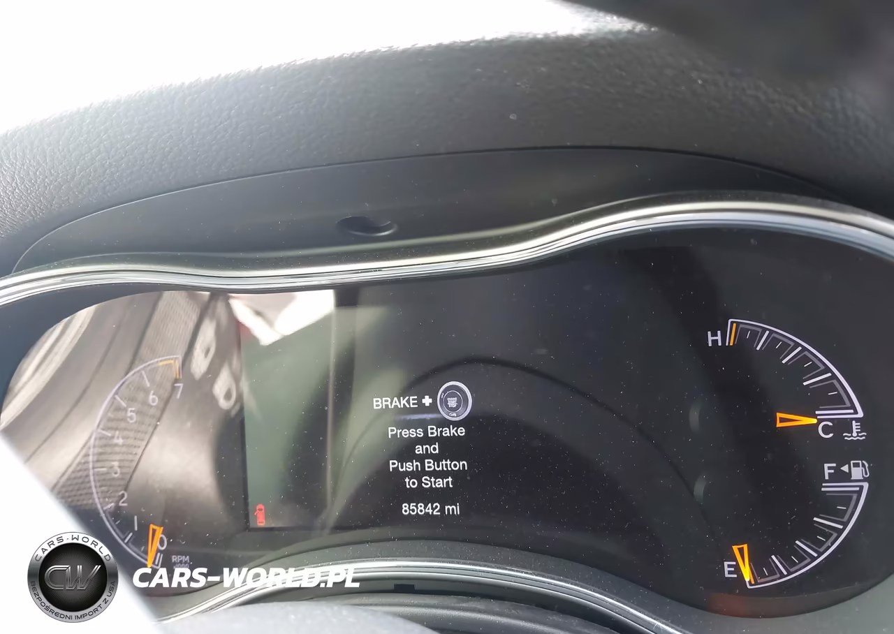 2018 Jeep Grand Cherokee Altitude 4X4 VIN:1C4RJFAG2JC195635 - 7