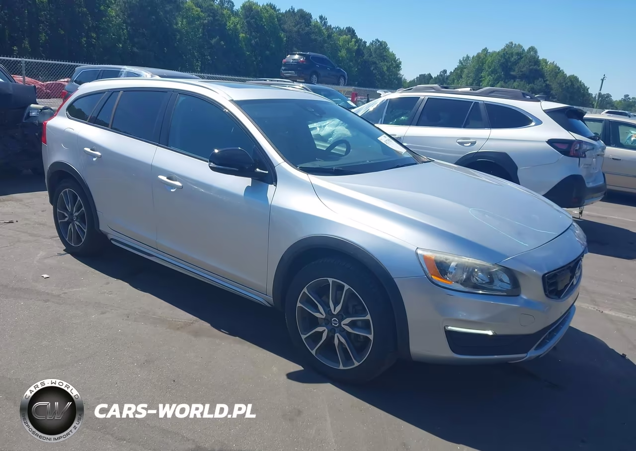 2017 Volvo V60 Cross Country T5 – zdjęcie 1 z 16
