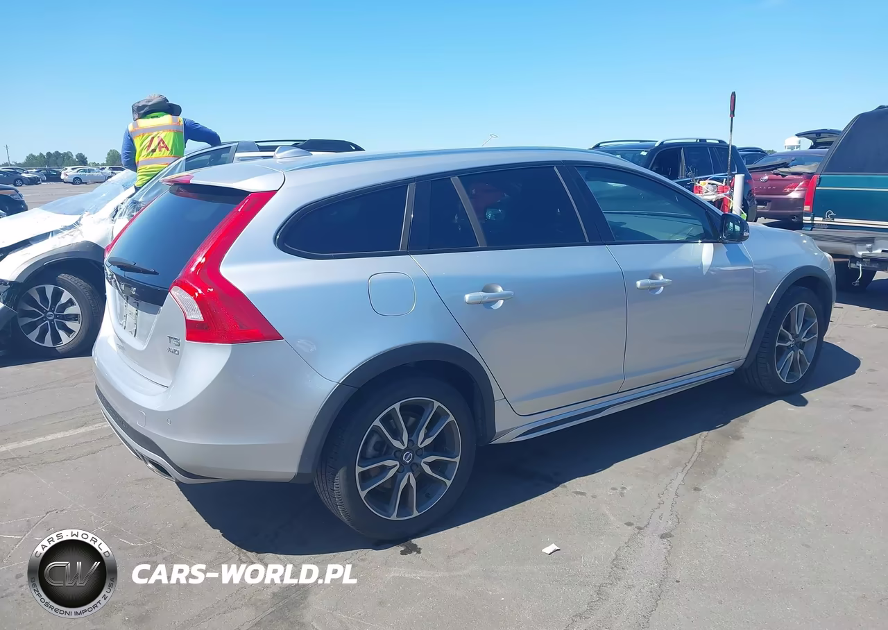 2017 Volvo V60 Cross Country T5 VIN:YV440MWK4H1037900 - 4