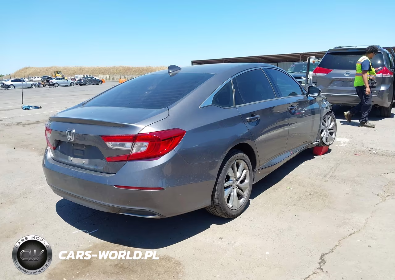 2018 Honda Accord Lx VIN:1HGCV1F15JA196390 - 4