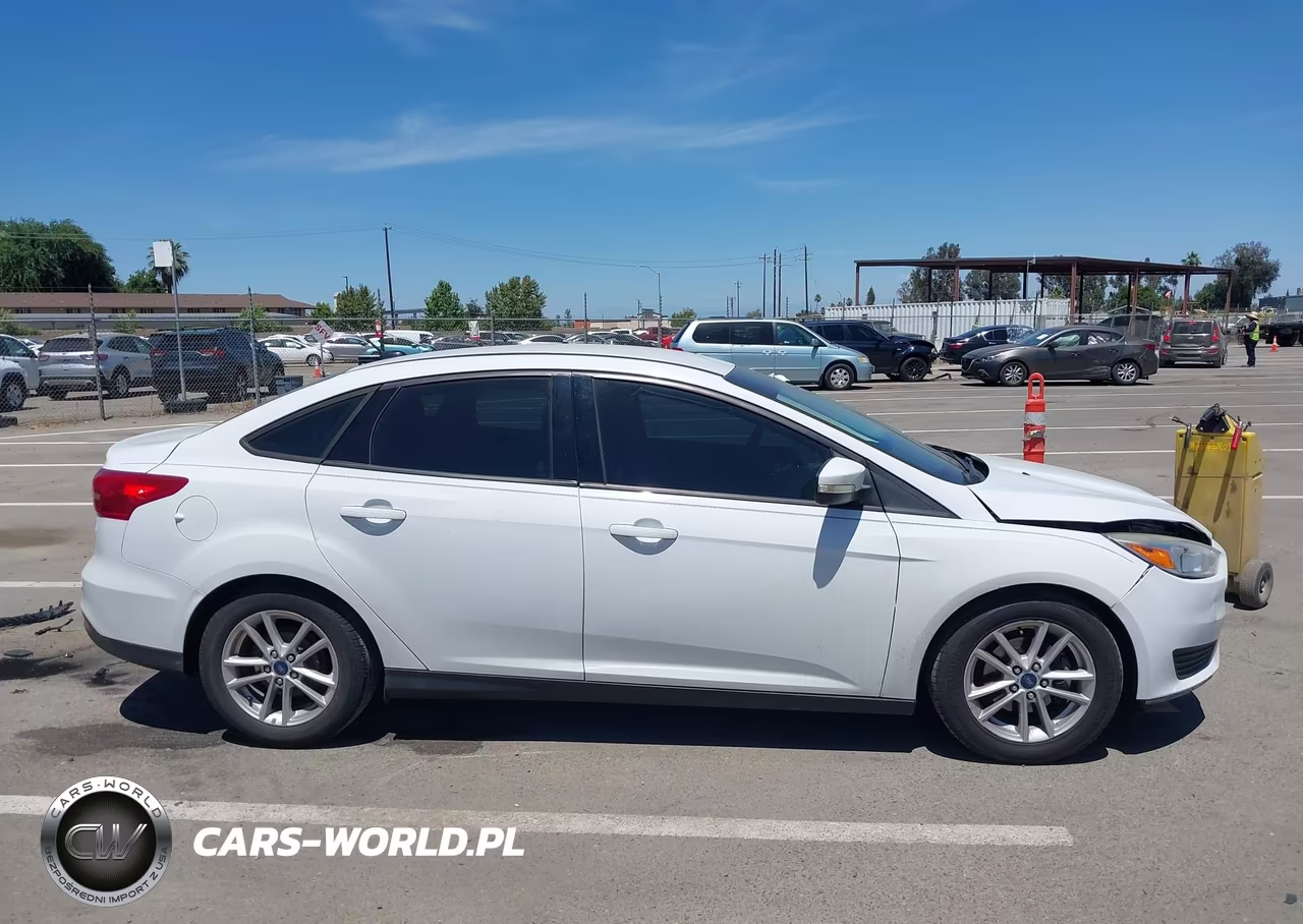 2016 Ford Focus Se VIN:1FADP3F2XGL336325 - 13