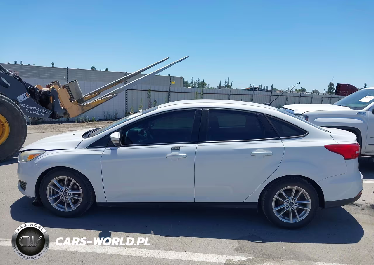 2016 Ford Focus Se VIN:1FADP3F2XGL336325 - 14