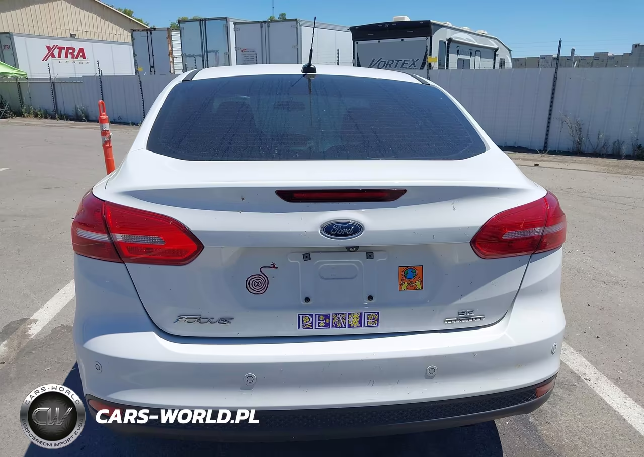 2016 Ford Focus Se VIN:1FADP3F2XGL336325 - 16