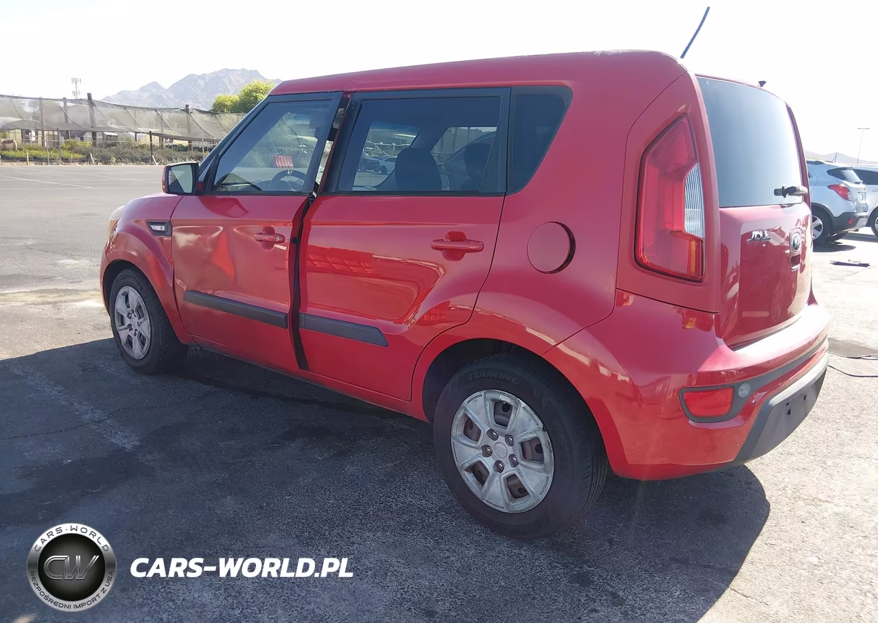 2013 Kia Soul VIN:KNDJT2A56D7610533 - 3