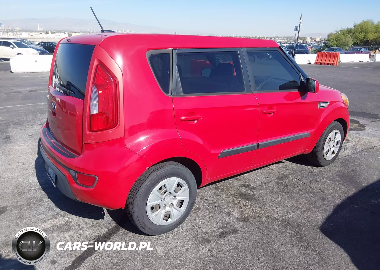 2013 Kia Soul VIN:KNDJT2A56D7610533 - 4