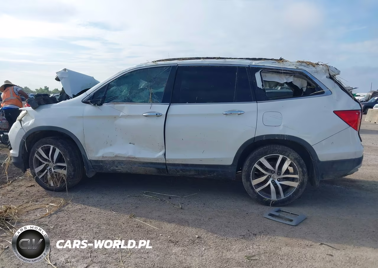2017 Honda Pilot Touring VIN:5FNYF5H96HB033650 - 14