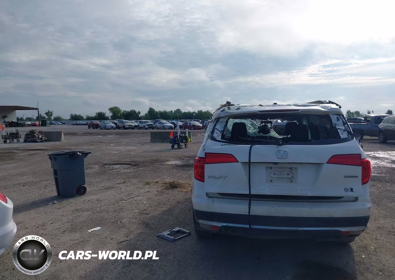 2017 Honda Pilot Touring VIN:5FNYF5H96HB033650 - 16