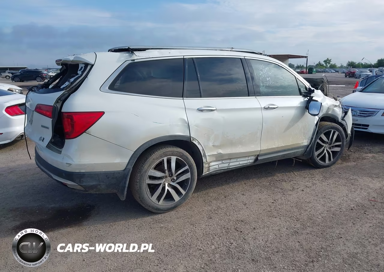 2017 Honda Pilot Touring VIN:5FNYF5H96HB033650 - 4