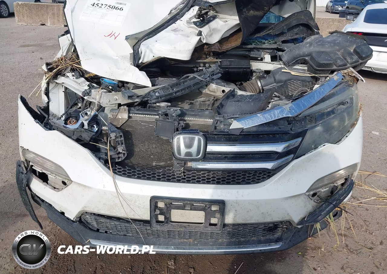2017 Honda Pilot Touring VIN:5FNYF5H96HB033650 - 6