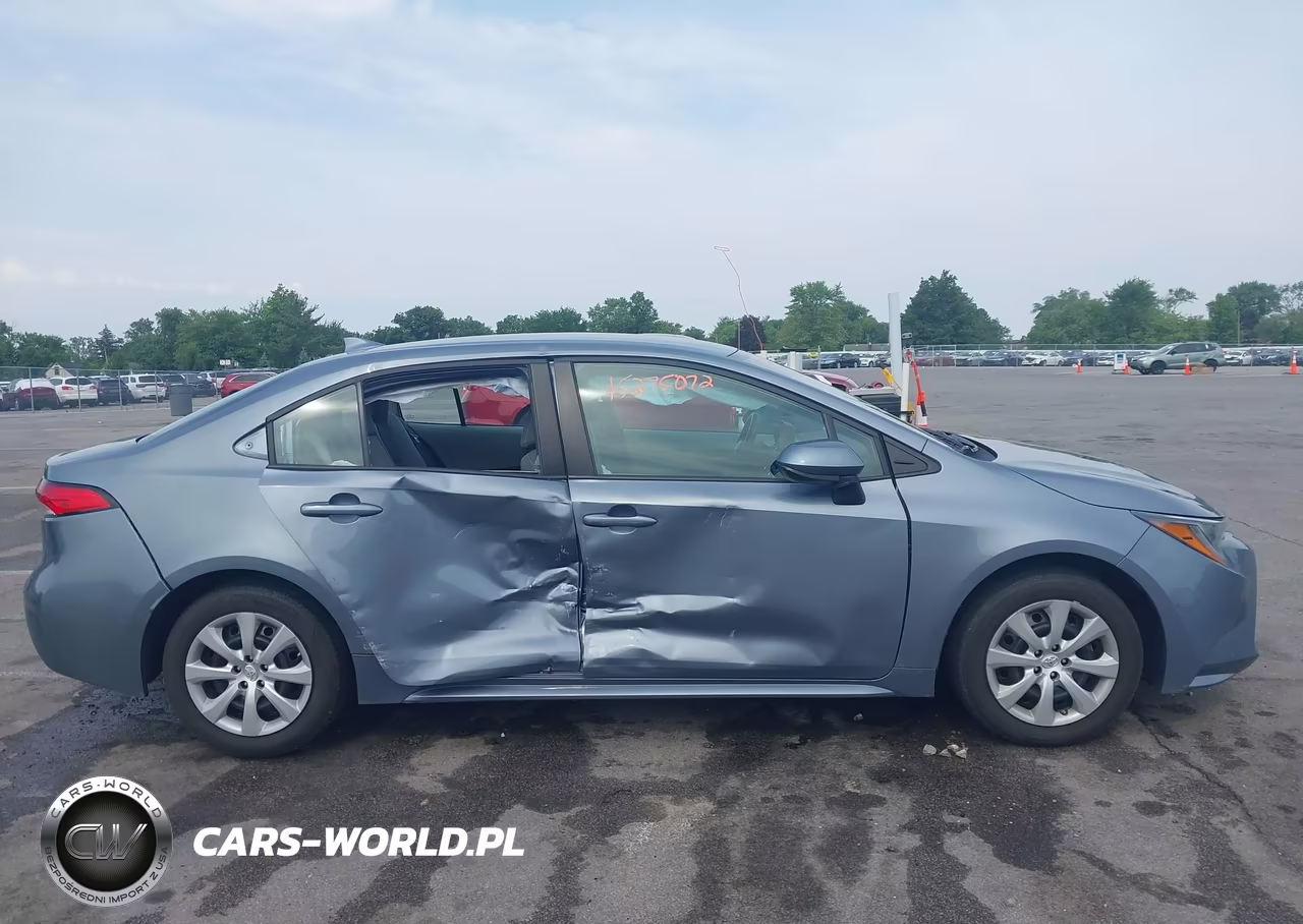 2022 Toyota Corolla Le VIN:5YFEPMAEXNP378178 - 13