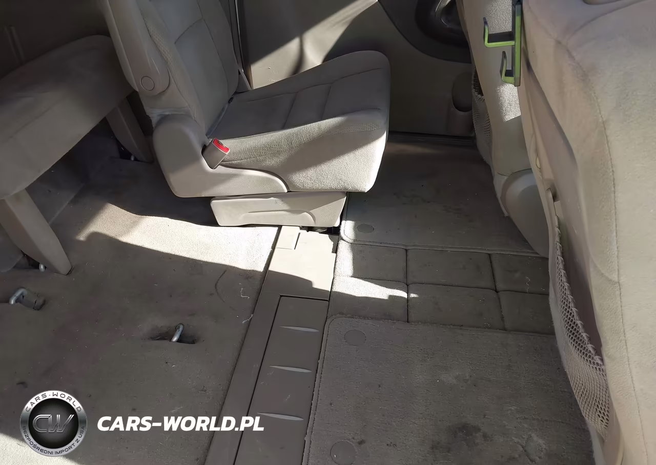 2014 Chrysler Town & Country Touring VIN:2C4RC1BG8ER274994 - 8