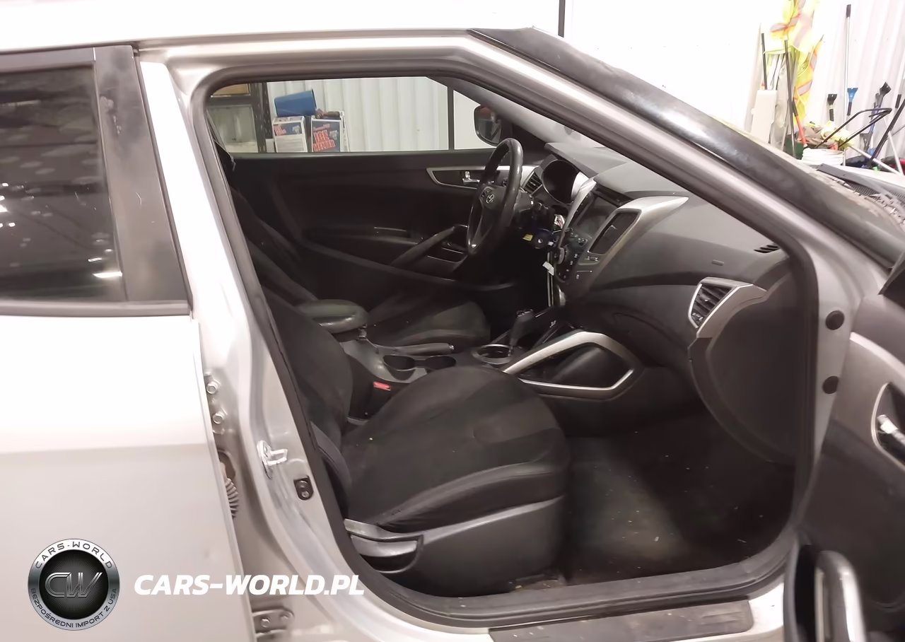 2012 Hyundai Veloster Base W-Black VIN:KMHTC6AD8CU026654 - 5