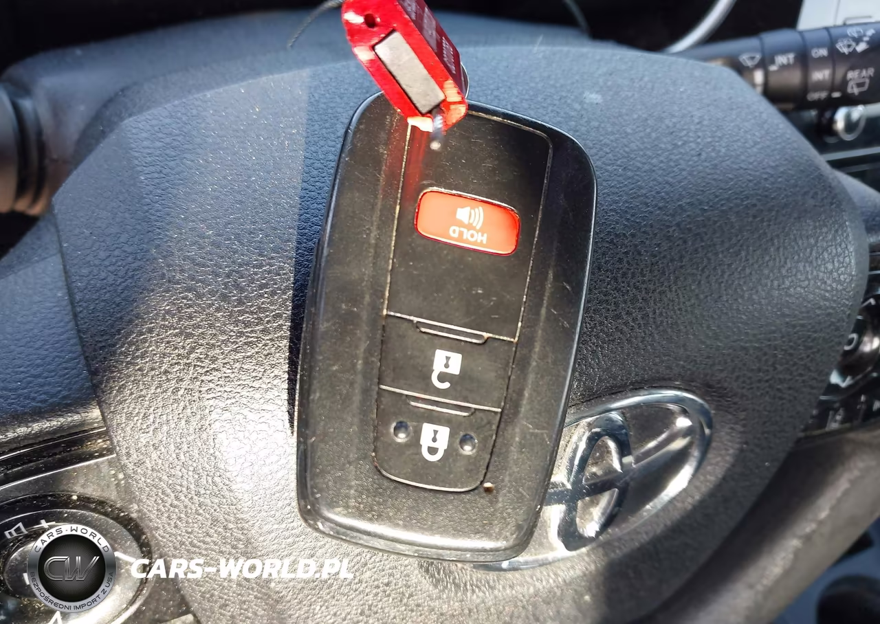 2020 Toyota Prius Le VIN:JTDKARFU1L3115486 - 11