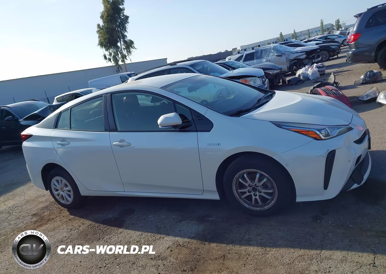 2020 Toyota Prius Le VIN:JTDKARFU1L3115486 - 13