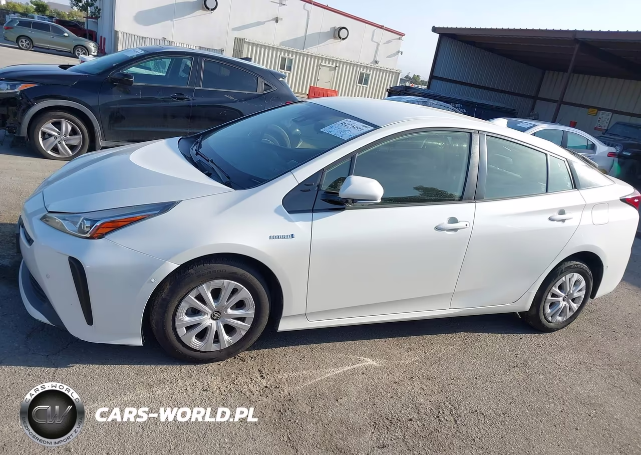 2020 Toyota Prius Le VIN:JTDKARFU1L3115486 - 14