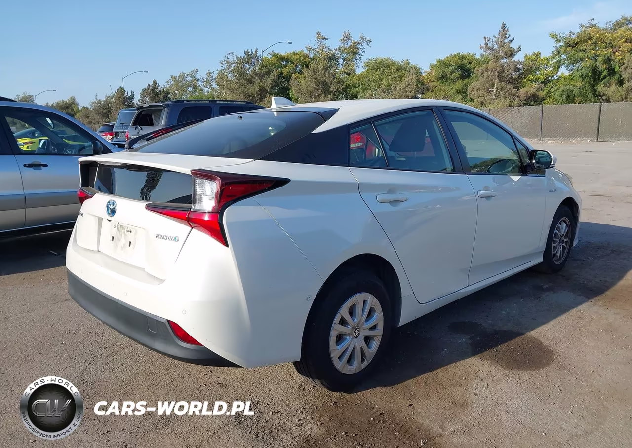 2020 Toyota Prius Le VIN:JTDKARFU1L3115486 - 4