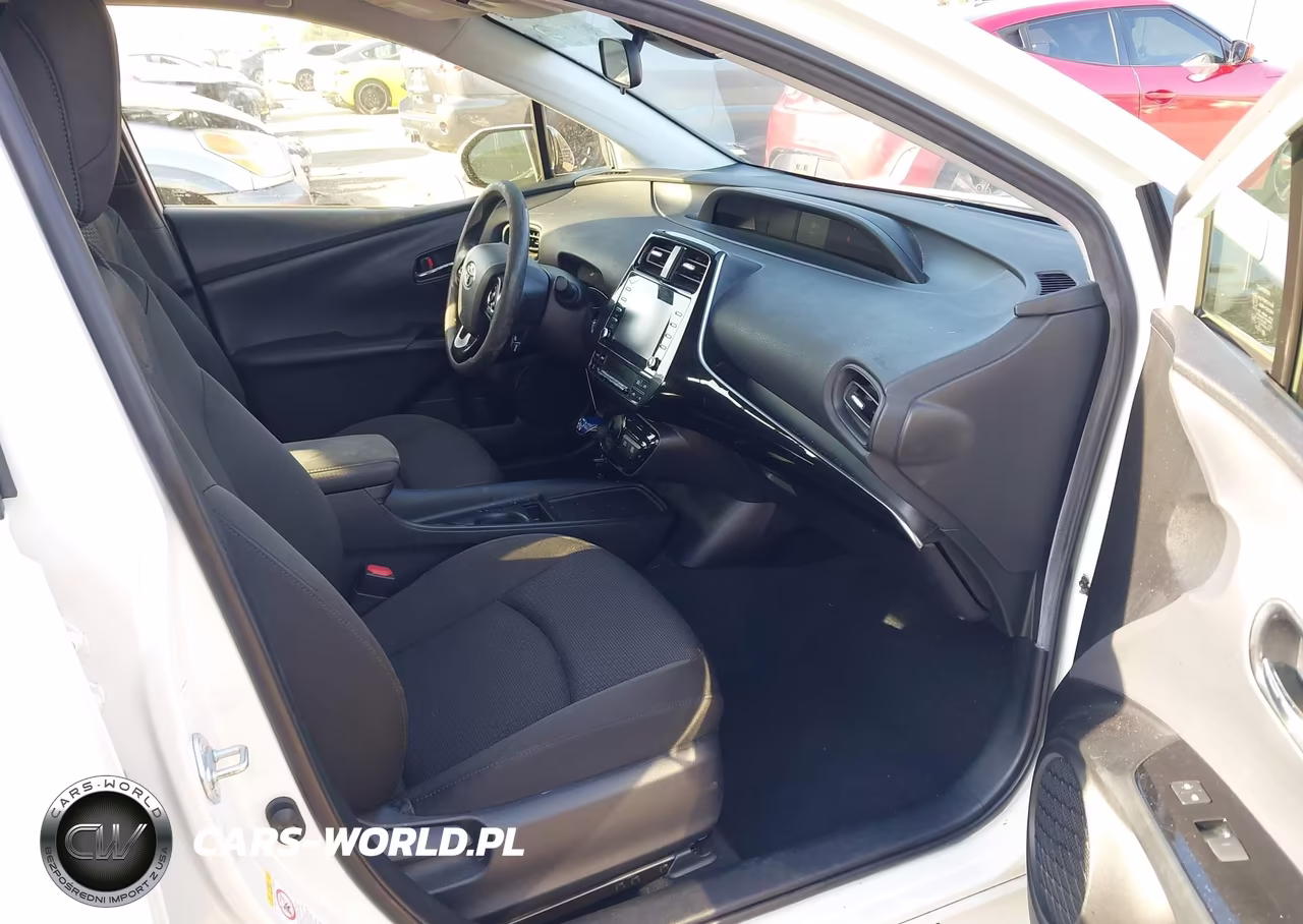 2020 Toyota Prius Le VIN:JTDKARFU1L3115486 - 5