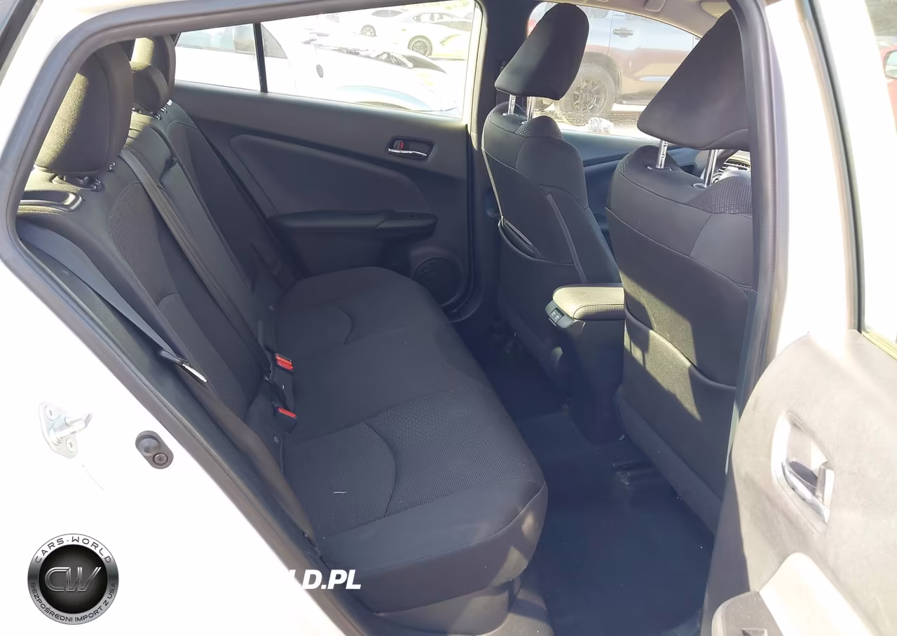 2020 Toyota Prius Le VIN:JTDKARFU1L3115486 - 8