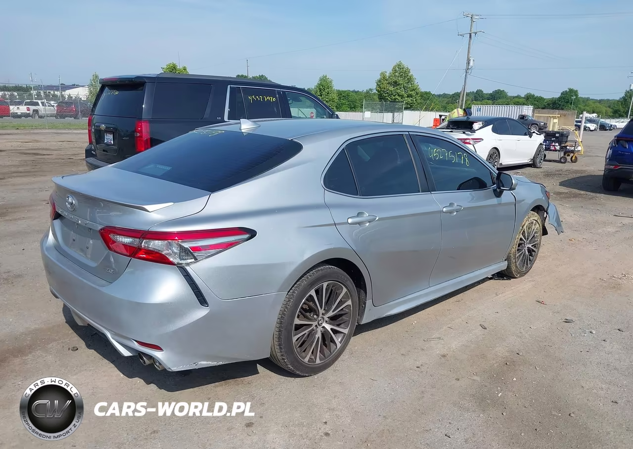 2019 Toyota Camry Se VIN:4T1B11HKXKU204233 - 4