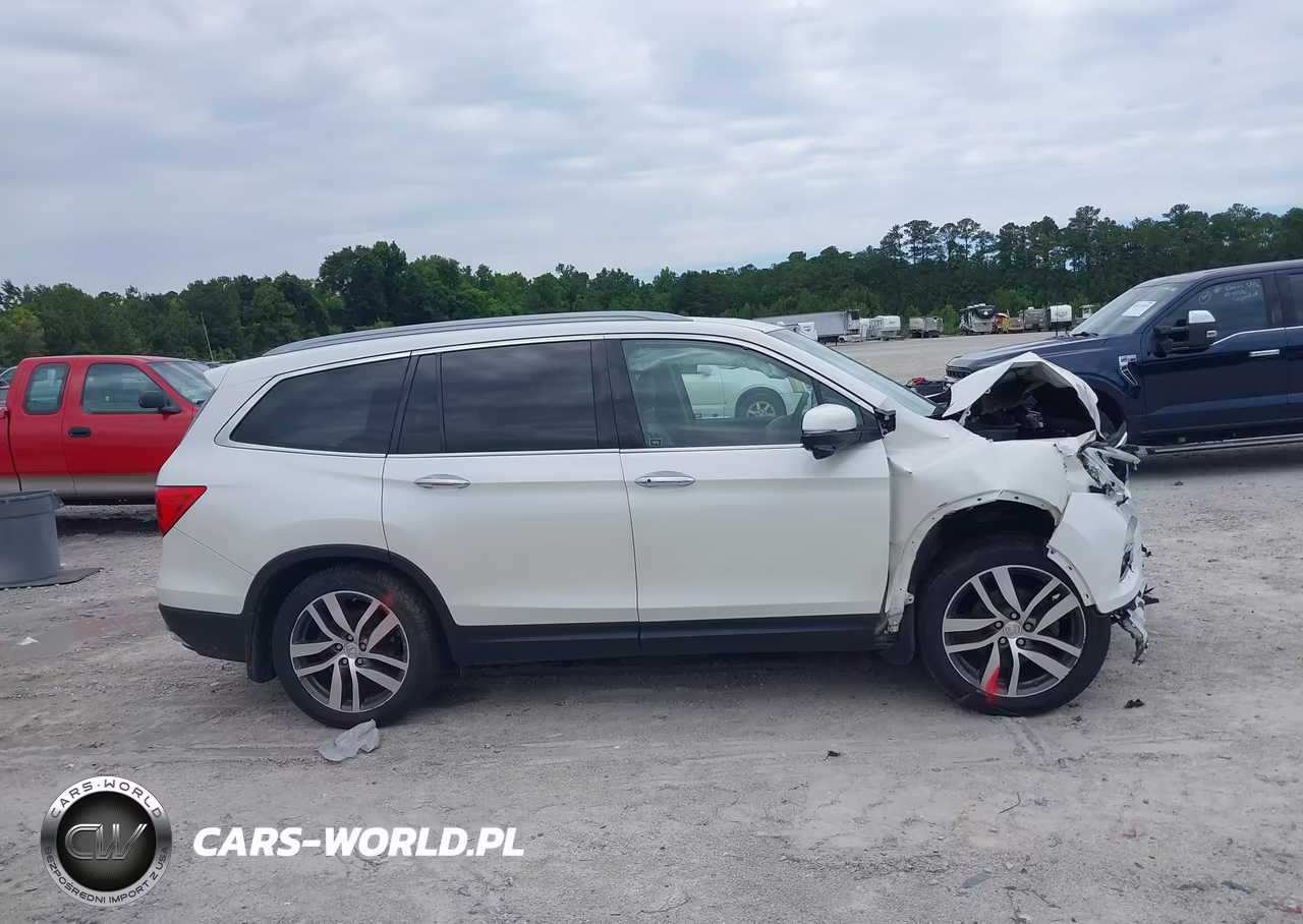2017 Honda Pilot Touring VIN:5FNYF5H97HB007297 - 13