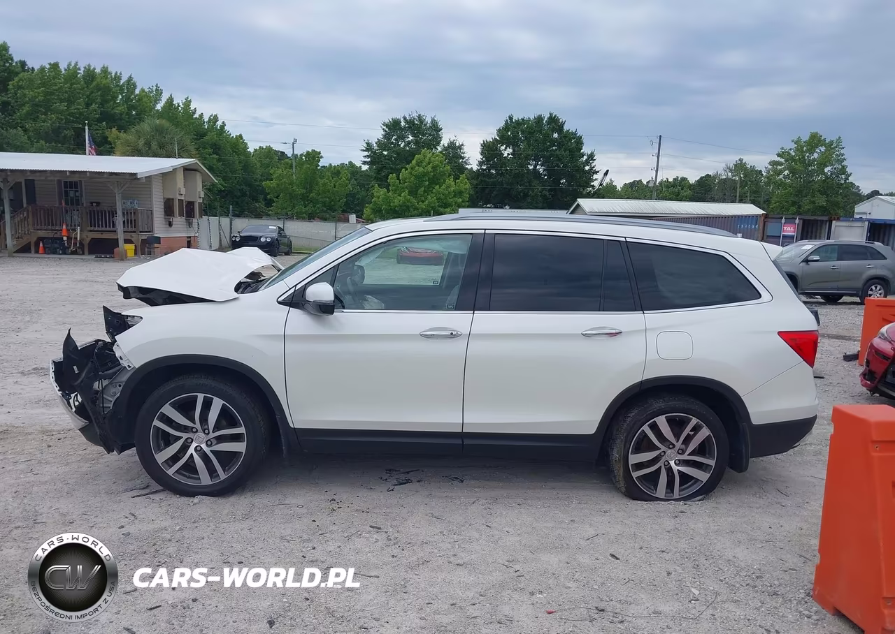 2017 Honda Pilot Touring VIN:5FNYF5H97HB007297 - 14