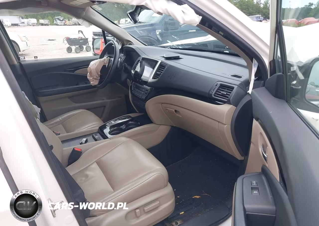 2017 Honda Pilot Touring VIN:5FNYF5H97HB007297 - 5