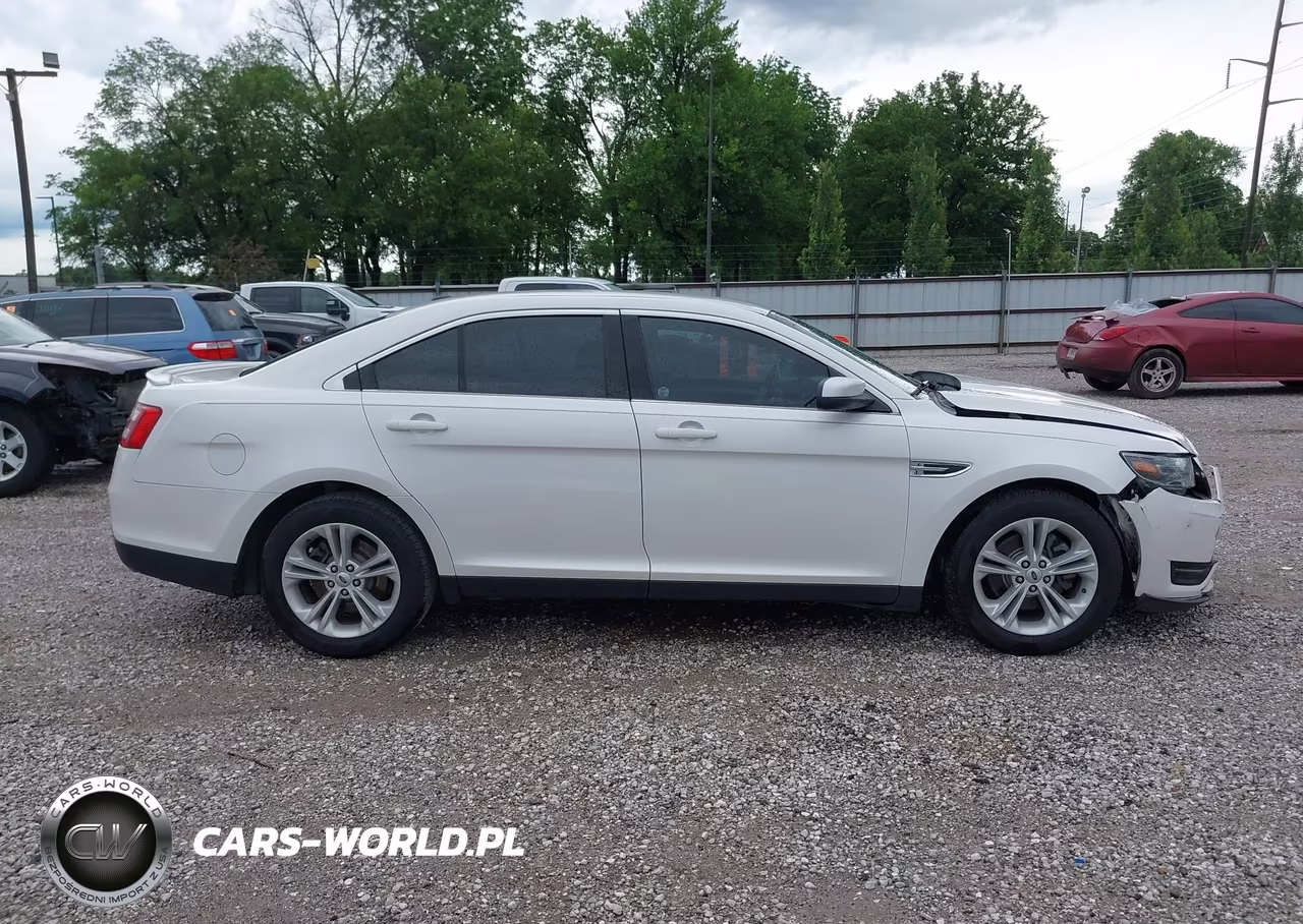 2016 Ford Taurus Sel VIN:1FAHP2E80GG118887 - 13