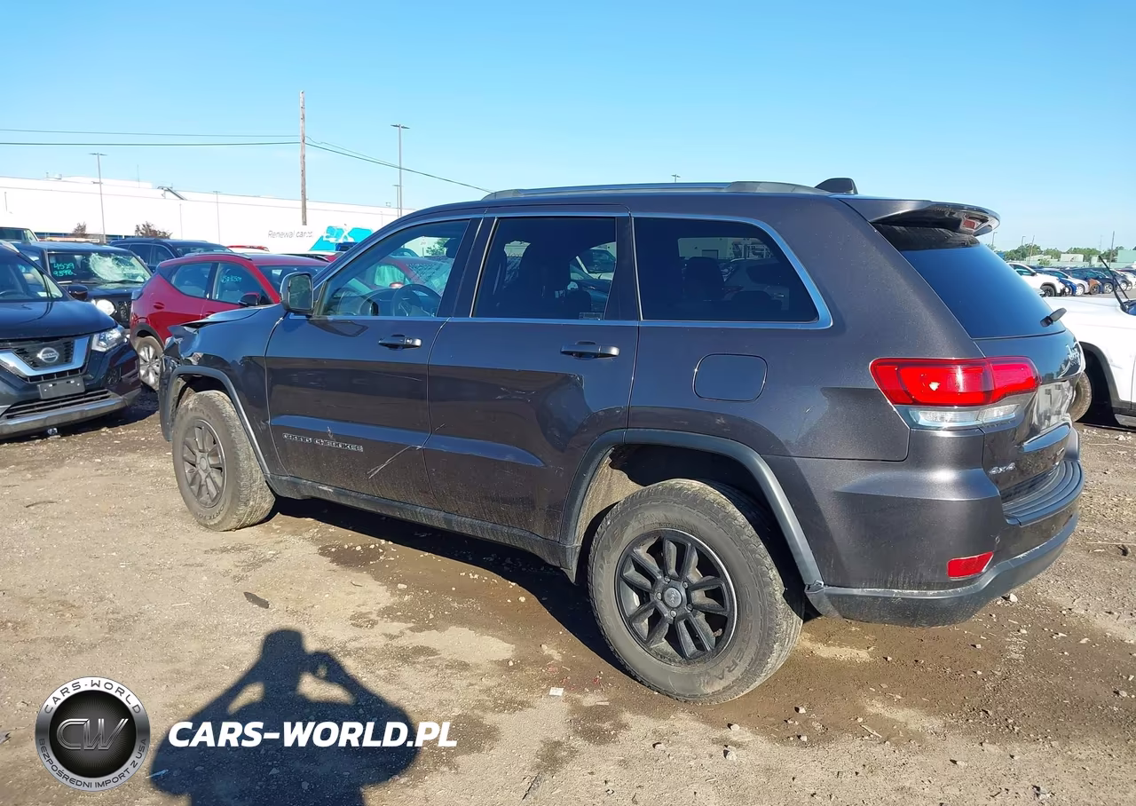 2020 Jeep Grand Cherokee Laredo E 4X4 VIN:1C4RJFAG4LC139179 - 3