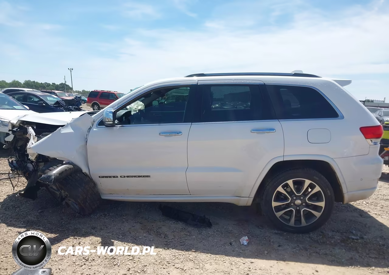 2018 Jeep Grand Cherokee Overland 4X2 VIN:1C4RJECG2JC221934 - 14