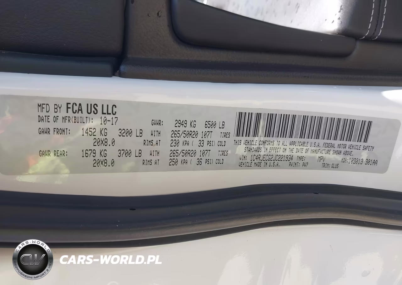 2018 Jeep Grand Cherokee Overland 4X2 VIN:1C4RJECG2JC221934 - 9