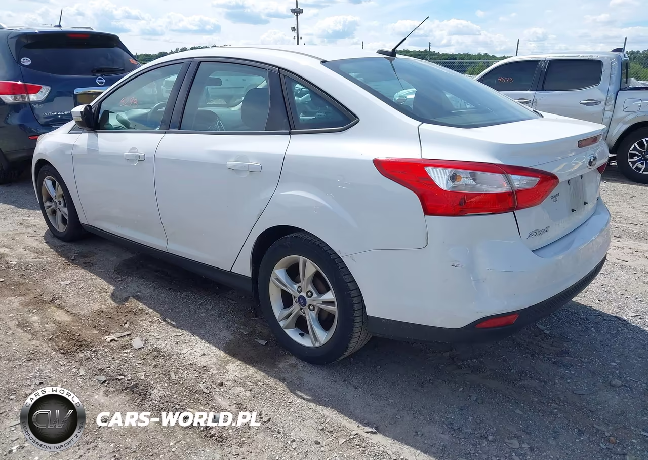 2014 Ford Focus Se VIN:1FADP3F27EL386760 - 3