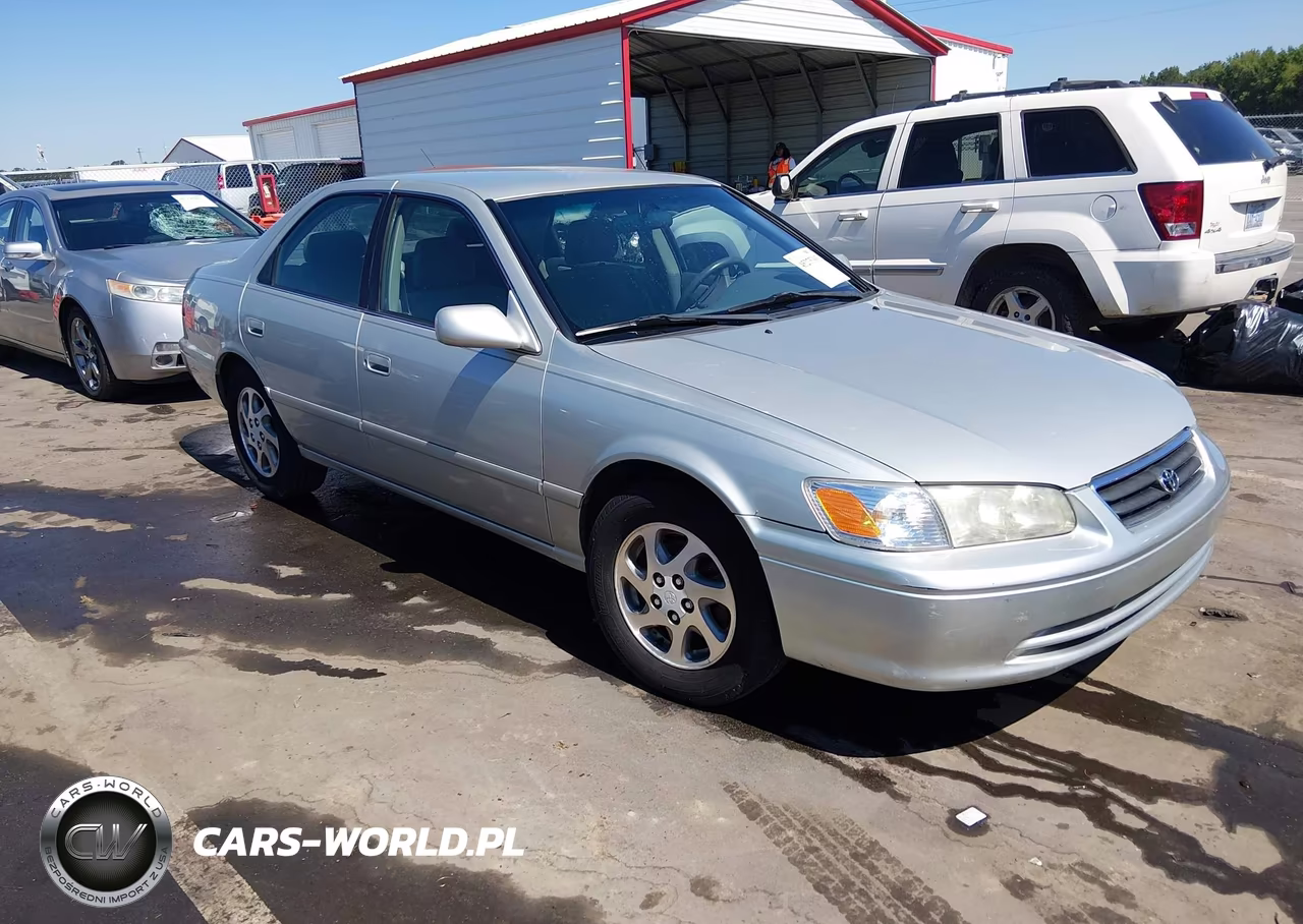 2000 Toyota Camry Le – zdjęcie 1 z 16