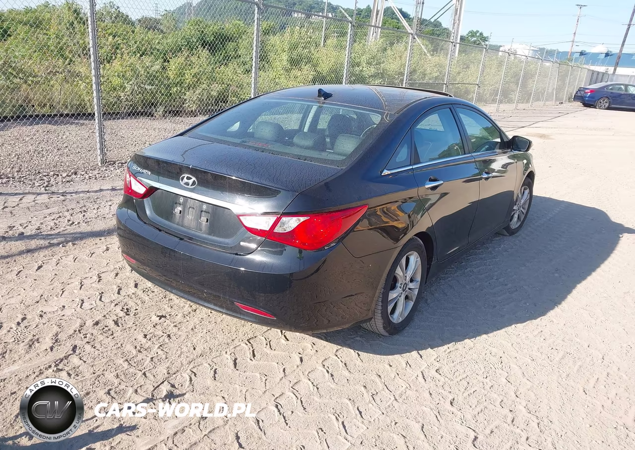 2011 Hyundai Sonata Limited VIN:5NPEC4AC0BH085389 - 4