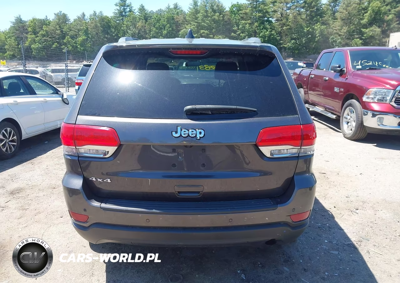 2018 Jeep Grand Cherokee Laredo E 4X4 VIN:1C4RJFAGXJC507040 - 17