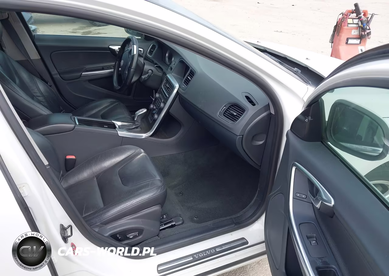2013 Volvo S60 T5 VIN:YV1612FS1D1225260 - 5