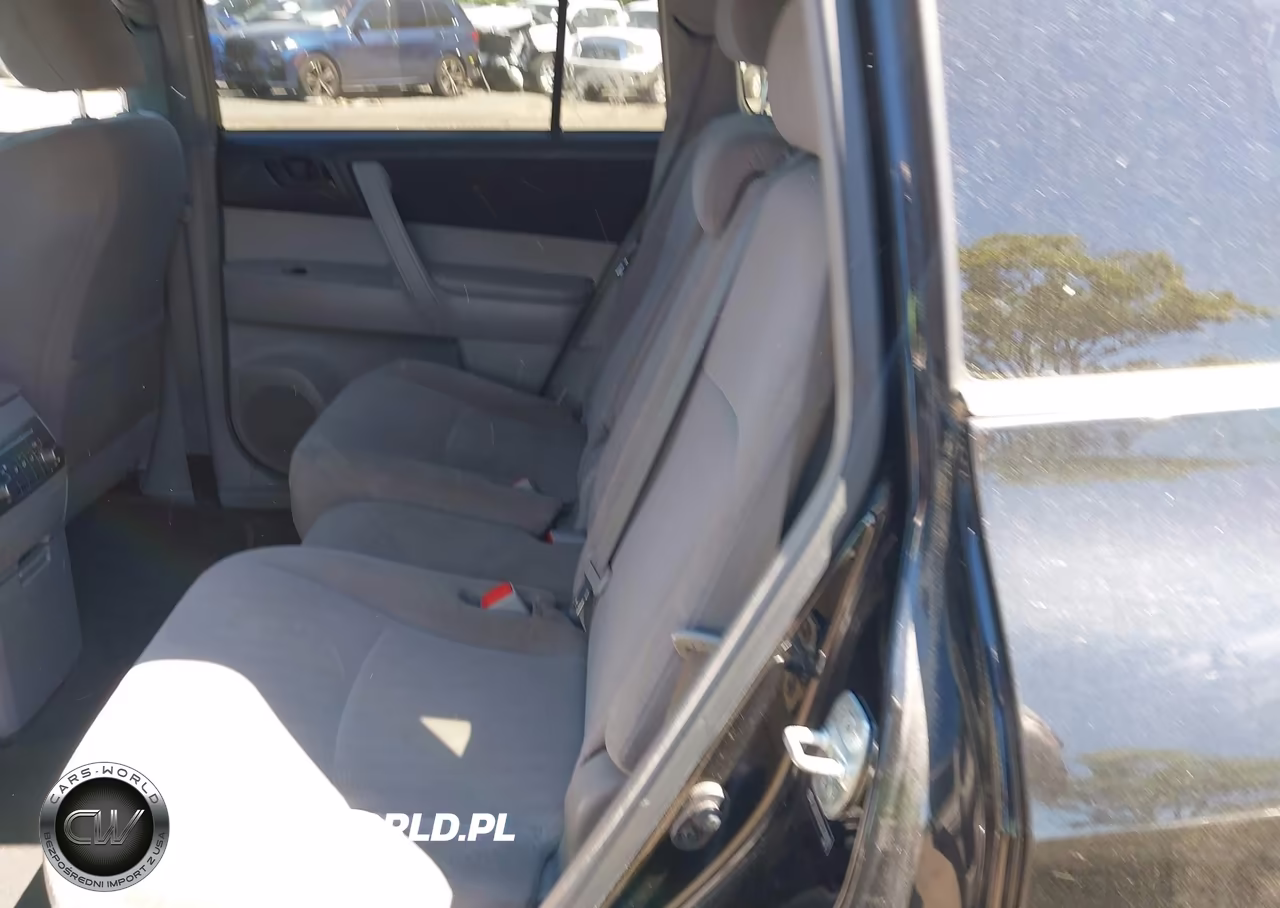 2013 Toyota Highlander Base V6 VIN:5TDBK3EH5DS208929 - 8