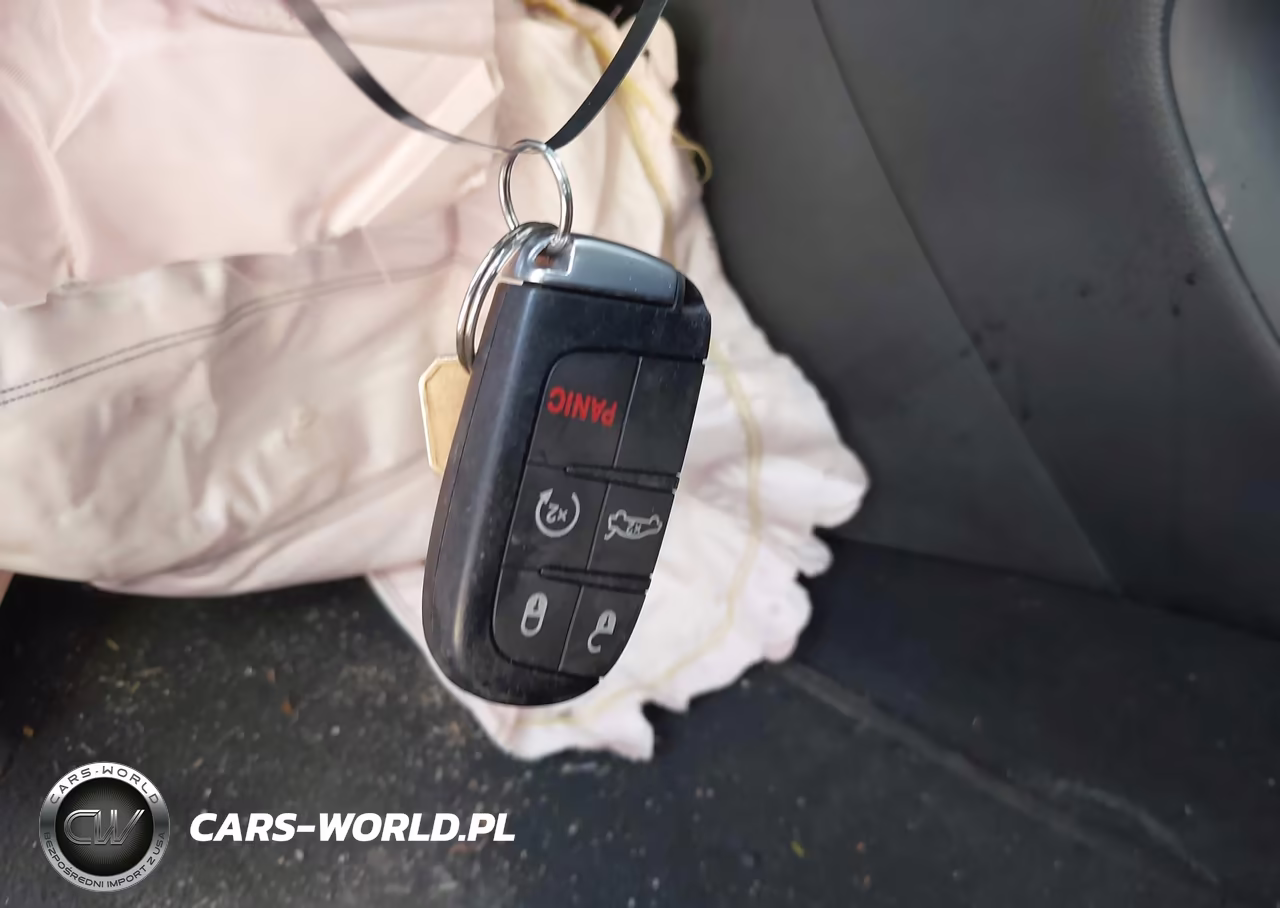 2015 Chrysler 200 C VIN:1C3CCCEG7FN512298 - 11