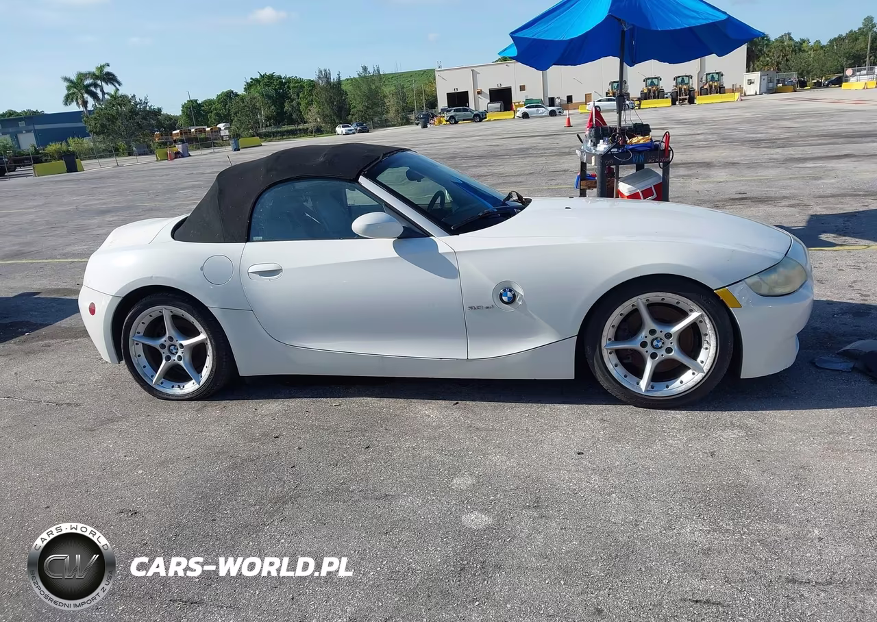 2007 BMW Z4 3.0Si VIN:4USBU53577LX03163 - 12
