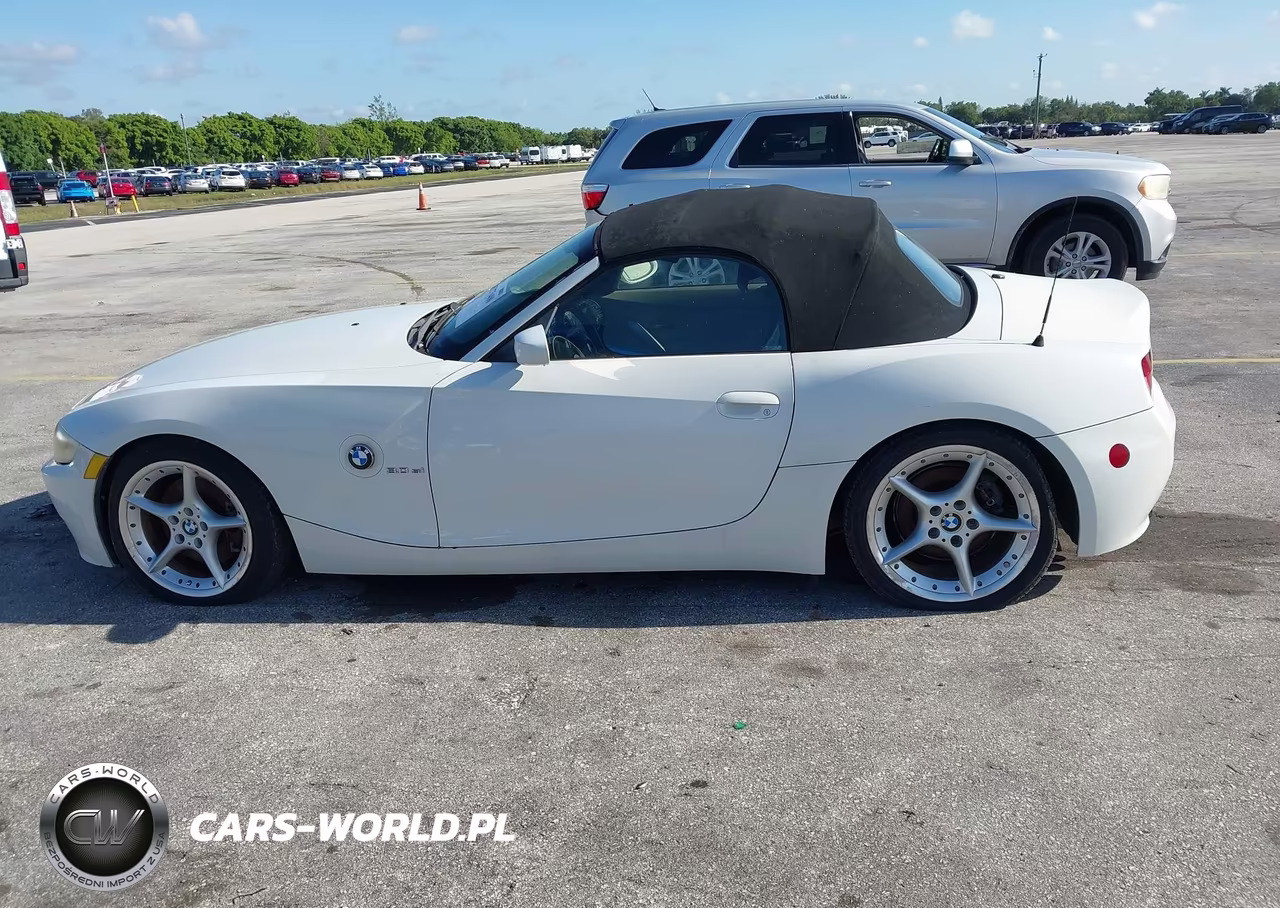 2007 BMW Z4 3.0Si VIN:4USBU53577LX03163 - 13