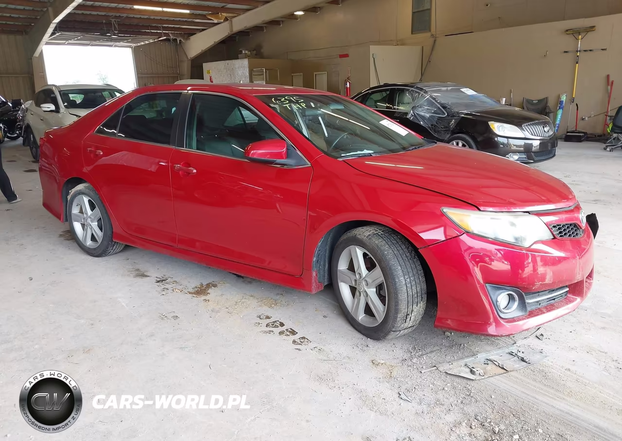 2012 Toyota Camry Se – zdjęcie 1 z 17