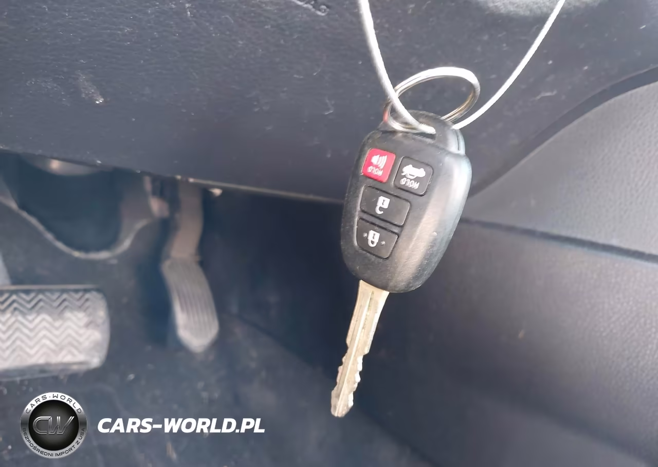 2015 Toyota Corolla Le VIN:2T1BURHE9FC457714 - 11