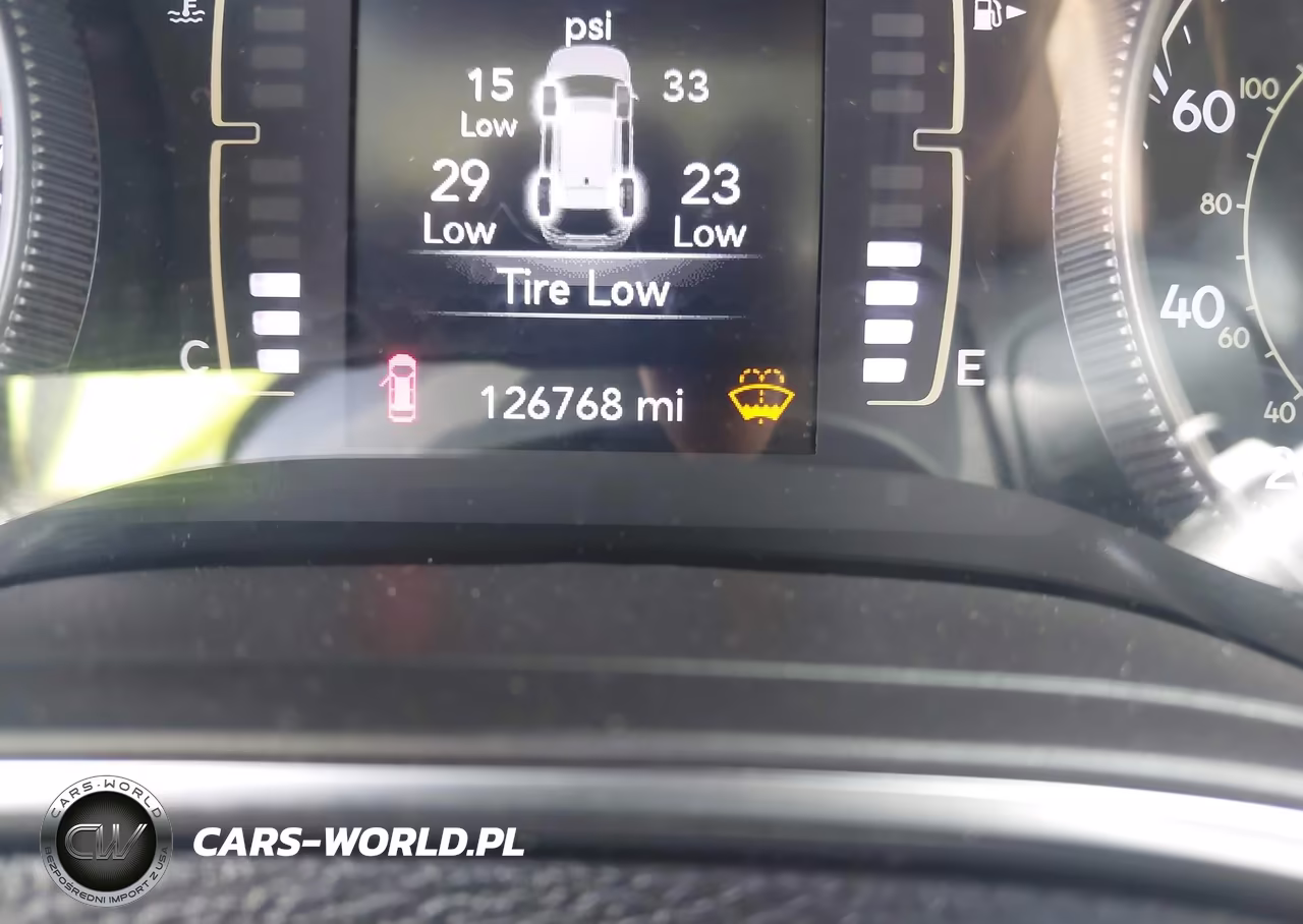 2019 Jeep Cherokee Altitude 4X4 VIN:1C4PJMLB6KD320693 - 16