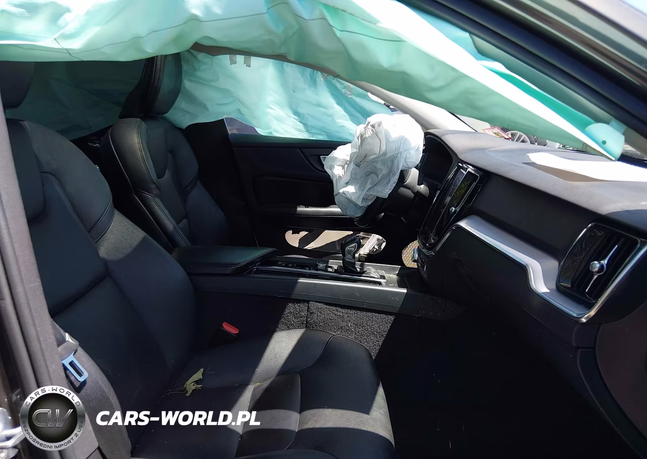 2019 Volvo S60 T6 Momentum VIN:7JRA22TK8KG007393 - 5