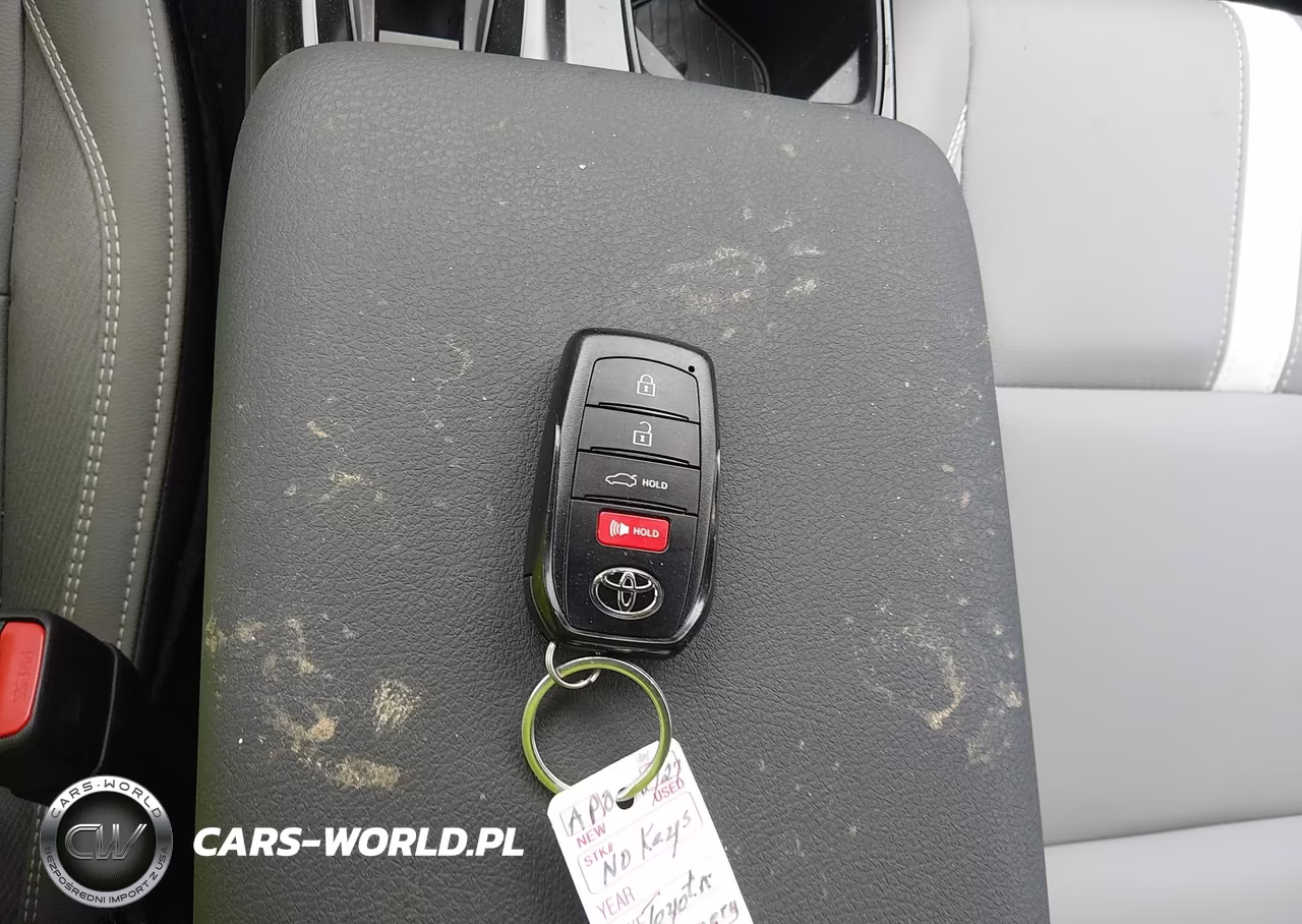 2026 Toyota Camry Se VIN:4T1DAACKXTU724868 - 11