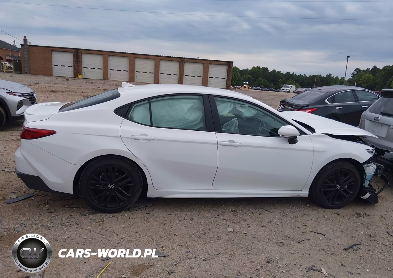 2026 Toyota Camry Se VIN:4T1DAACKXTU724868 - 14
